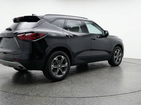 Used 2025 Chevrolet Blazer LT image 9