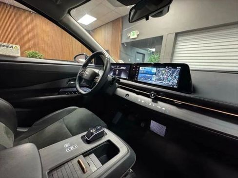 Used 2023 Nissan Ariya FWD image 13