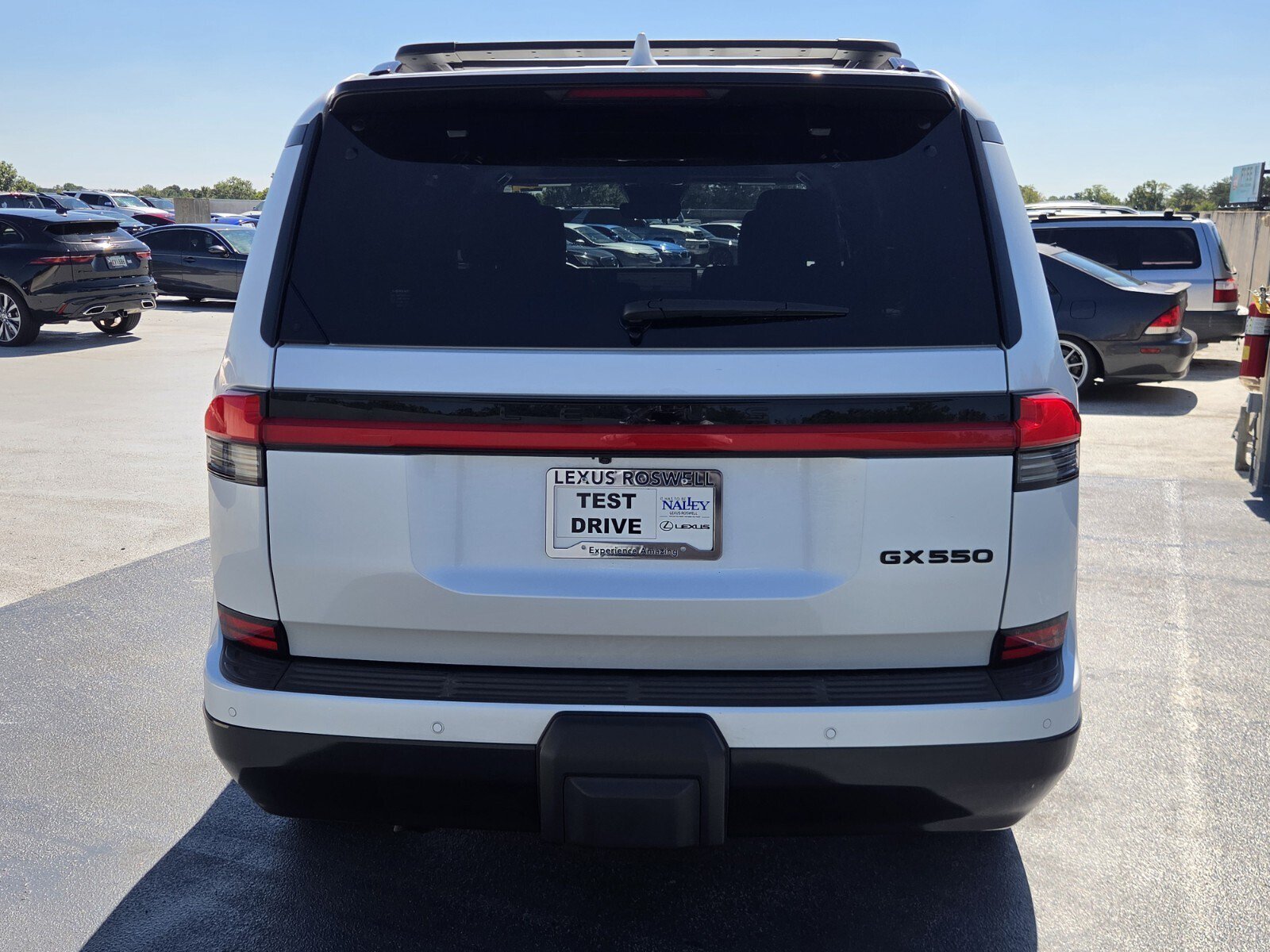 Used 2024 Lexus GX 550 w/ Cold Area Package AWD/4WD image 4