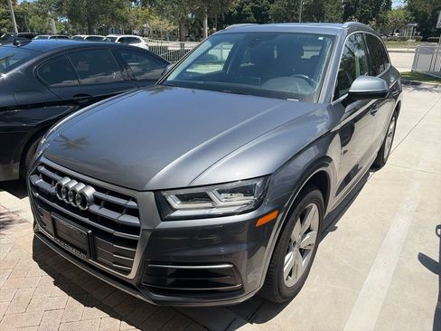 Used 2019 Audi Q5 2.0T Premium Plus w/ Premium Plus Package AWD/4WD image 3