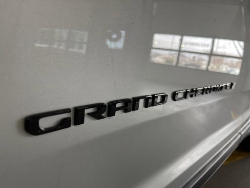 New 2025 Jeep Grand Cherokee L Limited w/ Black Appearance Package image 16