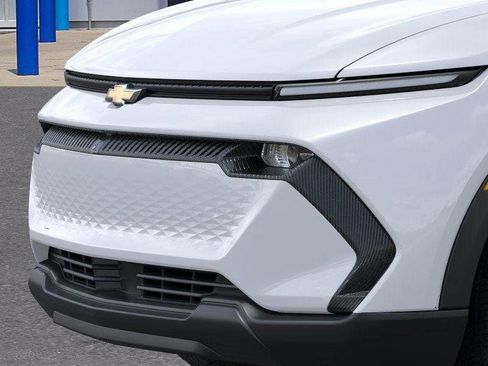 New 2026 Chevrolet Equinox EV LT image 14