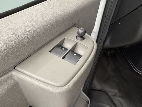 Used 2019 Chevrolet Express 3500 w/ Driver Convenience Package image 27