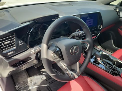 Used 2025 Lexus NX 250 FWD w/ Towing Package (2000 Lbs) image 24