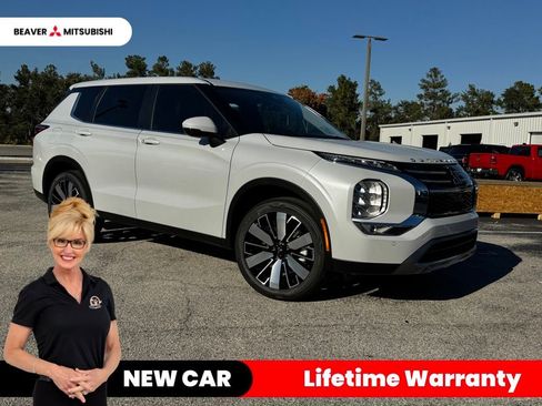 New 2025 Mitsubishi Outlander SE image 1