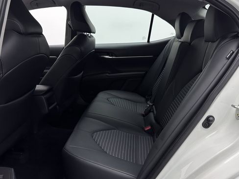 Used 2024 Toyota Camry SE image 23