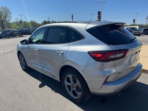 Certified 2023 Ford Escape ST-Line w/ Tech Pack #1 AWD/4WD image 7
