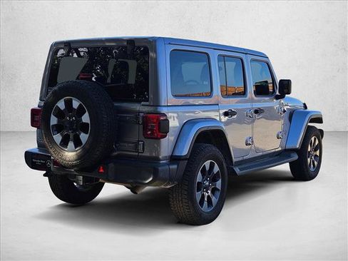 Used 2018 Jeep Wrangler Unlimited Sahara w/ LED Lighting Group AWD/4WD image 5