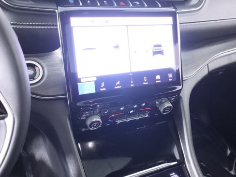 Used 2022 Jeep Grand Cherokee Overland w/ Luxury Tech Group IV image 15