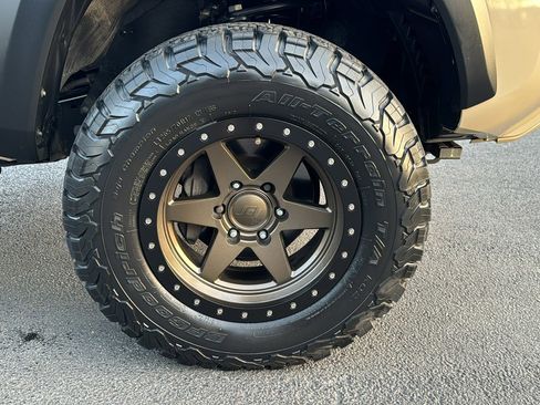 Used 2016 Toyota Tacoma TRD Sport w/ Towing Package image 10