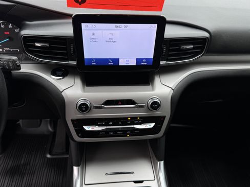 Used 2023 Ford Explorer XLT w/ Equipment Group 202A image 19