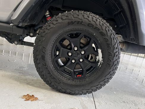 Used 2020 Jeep Gladiator Rubicon image 23