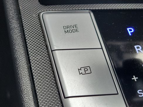 Certified 2023 Hyundai Elantra SEL image 17