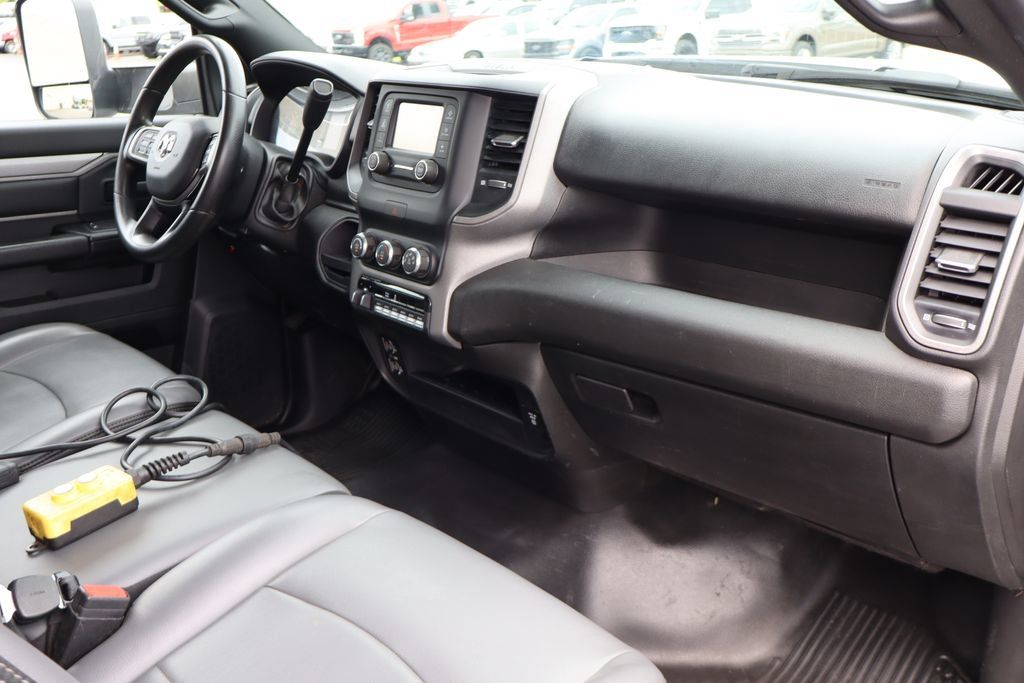 Used 2021 RAM 3500 Tradesman w/ Chrome Appearance Group RWD image 36
