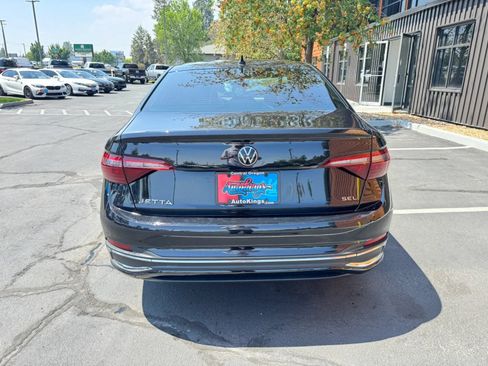 Used 2022 Volkswagen Jetta SEL FWD image 4