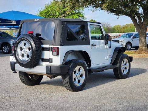 Used 2014 Jeep Wrangler Sahara image 5