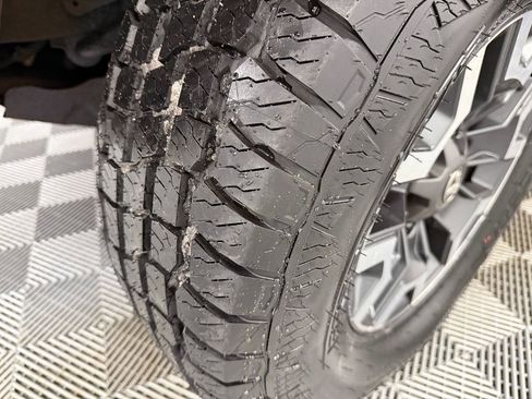 Used 2017 Toyota Tacoma TRD Off-Road image 26