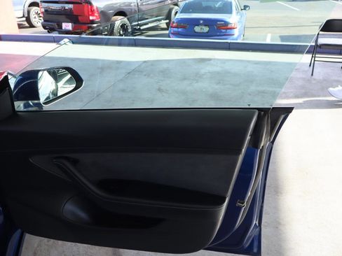 Used 2020 Tesla Model 3 Performance image 32