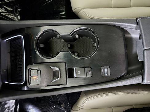 Used 2025 Nissan Rogue SL image 22