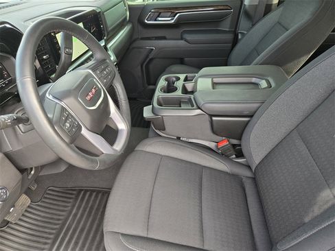 Used 2025 GMC Sierra 1500 Elevation image 8