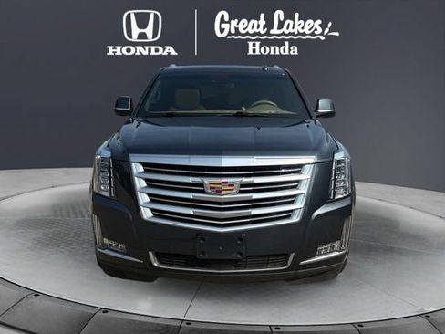 Used 2019 Cadillac Escalade Platinum AWD/4WD image 8
