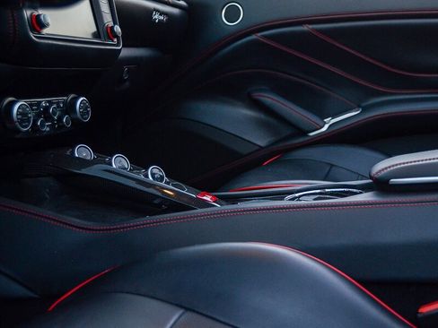 Used 2016 Ferrari California T image 22