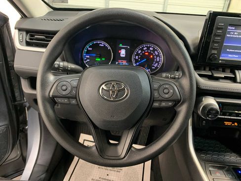 Used 2021 Toyota RAV4 XLE image 7