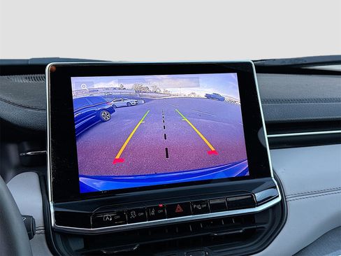 Used 2024 Jeep Compass Limited image 13