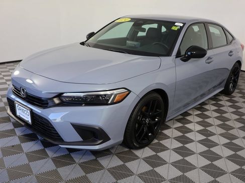 Used 2024 Honda Civic Sport image 4