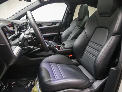 Certified 2026 Porsche Cayenne Coupe AWD/4WD image 10