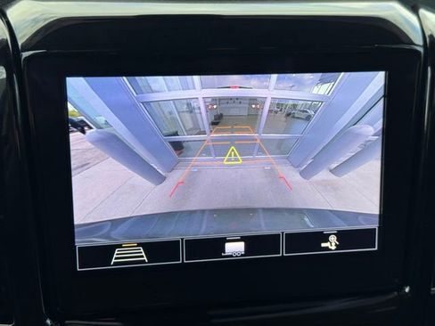 Used 2021 Chevrolet Traverse LT AWD/4WD image 4