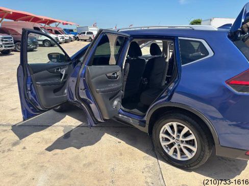 Used 2020 Nissan Rogue SV FWD image 14