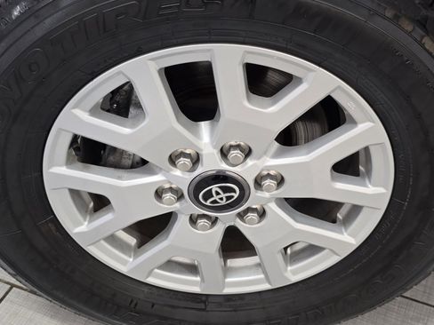 Used 2024 Toyota Tacoma SR image 6