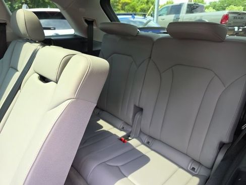 Used 2023 Audi Q7 3.0T Prestige AWD/4WD image 18