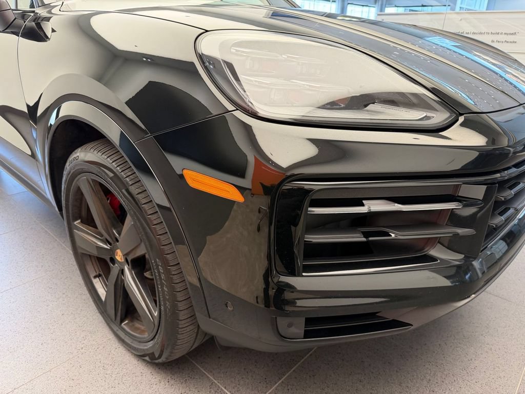 Certified 2025 Porsche Cayenne S AWD/4WD image 26