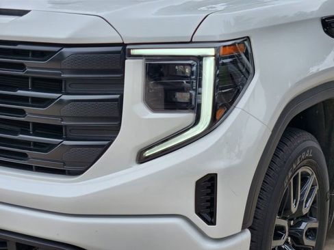 Used 2025 GMC Sierra 1500 Pro w/ Graphite Edition RWD image 9