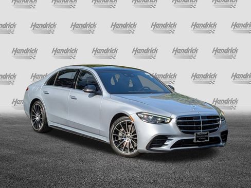 Used 2022 Mercedes-Benz S 500 4MATIC image 2