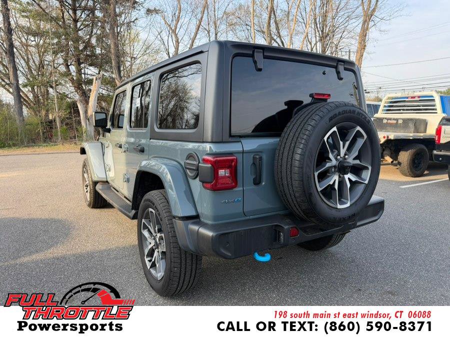 Used 2024 Jeep Wrangler Unlimited w/ Convenience Group AWD/4WD image 7