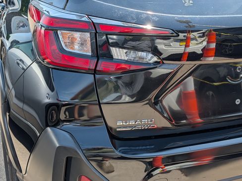 Certified 2025 Subaru Crosstrek 2.5i Premium AWD/4WD image 17