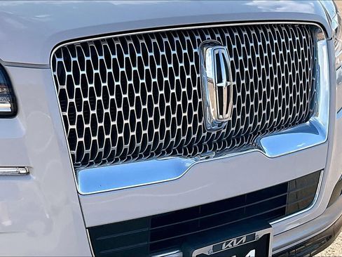 Used 2022 Lincoln Navigator Reserve AWD/4WD image 31