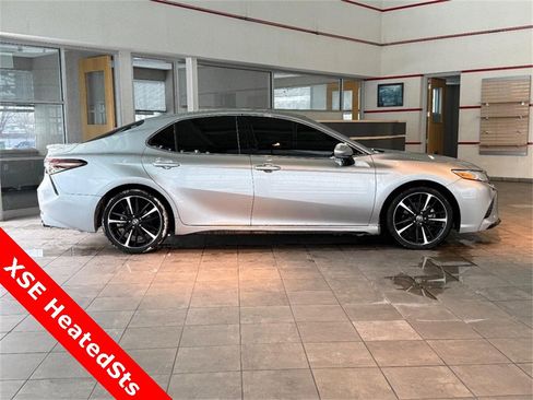 Used 2020 Toyota Camry XSE image 2