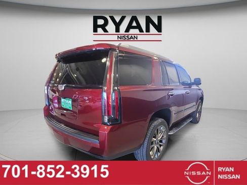 Used 2019 Cadillac Escalade Luxury w/ Escalade Sport Edition image 17