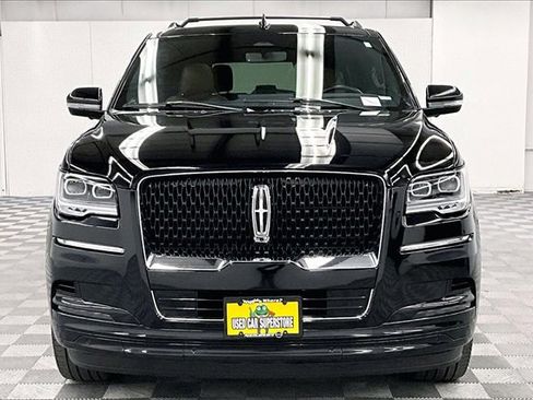 Used 2023 Lincoln Navigator Reserve image 3