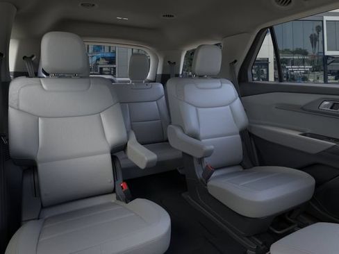 New 2026 Ford Explorer Active RWD image 11