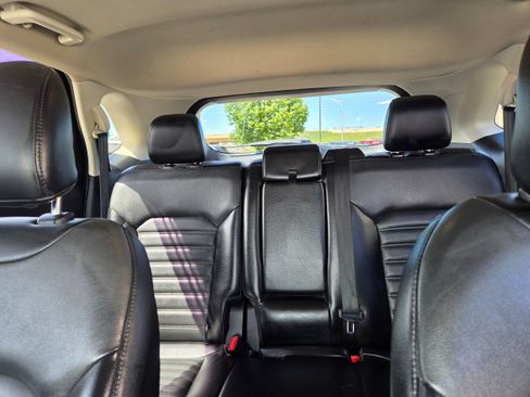 Used 2018 Ford Edge SEL w/ Equipment Group 201A FWD image 8