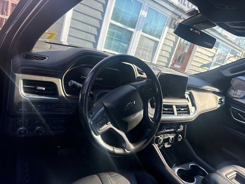 Used 2022 Chevrolet Suburban RST w/ Luxury Package image 18