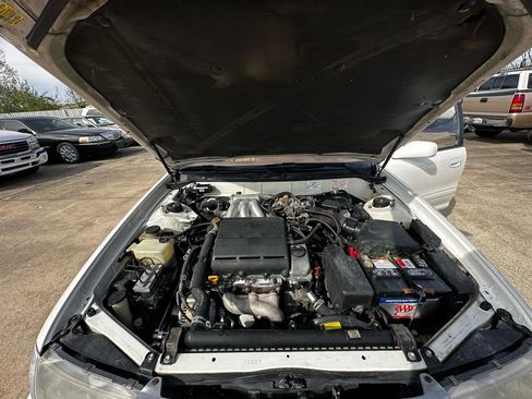 Used 1995 Toyota Avalon XLS image 18