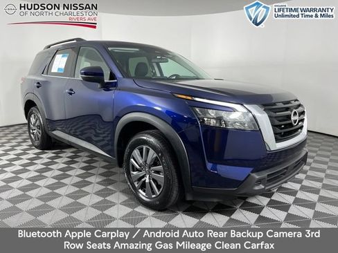 Used 2025 Nissan Pathfinder SV FWD image 1