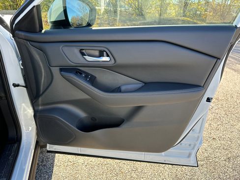 New 2026 Nissan Rogue SV image 14