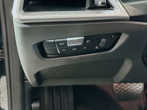 Used 2025 BMW i4 eDrive40 image 17